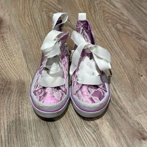 Ruum Lace High Tops